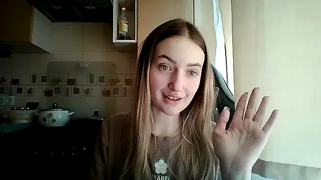 KariLindsey online show from April 13, 2026, 10:21 am