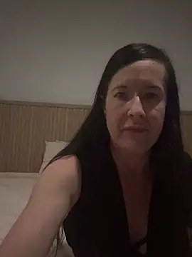 Snapshot of lounostrings chatting on May 2, 2026, 2:22 pm lounostrings online show from May 2, 2026, 2:22 pm
