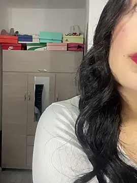 Snapshot of Cami_olarte chatting on April 16, 2026, 6:30 pm Cami olarte online show from April 16, 2026, 6:30 pm