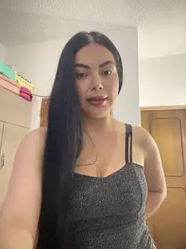 Snapshot of Cami_olarte chatting on April 22, 2026, 5:32 am Cami olarte online show from April 22, 2026, 5:32 am