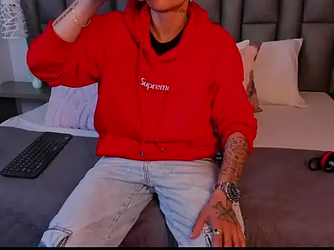 ZoeGrey online show from April 11, 2026, 12:31 pm