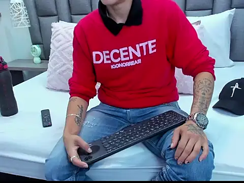 ZoeGrey online show from April 13, 2026, 12:32 pm