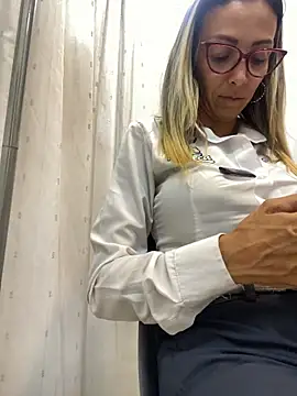 AlanaBrunetteX X online show from June 2, 2026, 9:06 pm