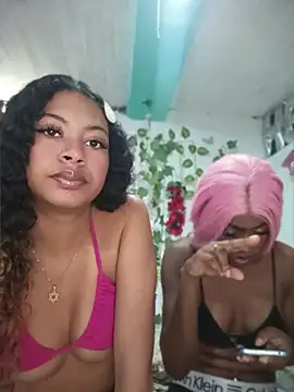 Snapshot of BelleKaty_ chatting on April 1, 2026, 5:21 pm BelleKaty online show from April 1, 2026, 5:21 pm