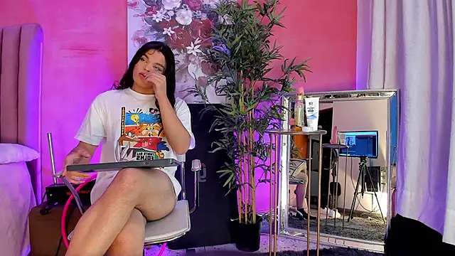 LexyNova  online show from April 19, 2026, 9:50 pm