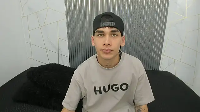 Kitsune 44 online show from March 28, 2026, 7:24 pm