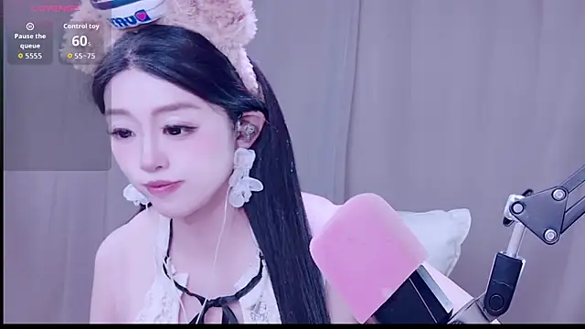 Cuviee online show from May 30, 2026, 5:21 pm