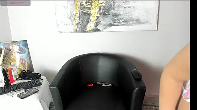 ZoeBrownn online show from April 24, 2026, 12:02 am