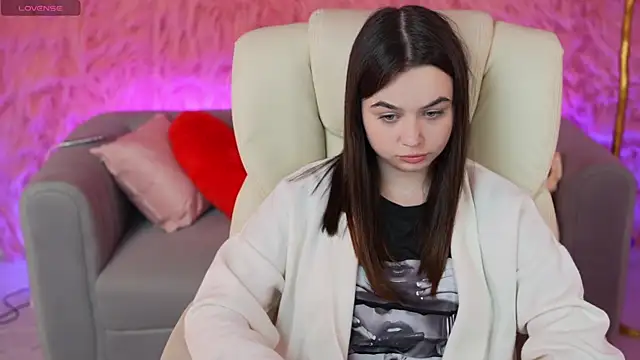 LeslyPeach  online show from March 27, 2026, 2:17 pm