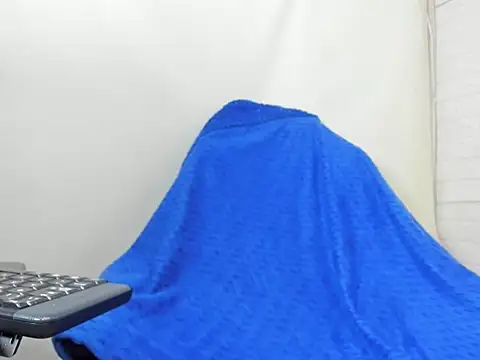 Shantall Armi online show from April 10, 2026, 6:12 pm