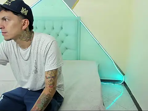 Snapshot of Max_sstteel chatting on April 8, 2026, 1:00 pm Max sstteel online show from April 8, 2026, 1:00 pm