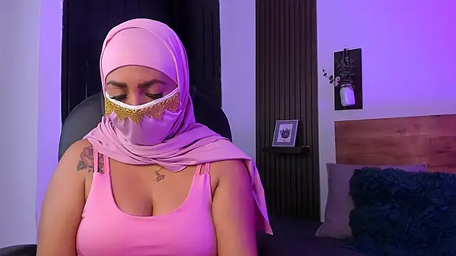 Snapshot of Nailea__ chatting on April 15, 2026, 2:18 am Nailea online show from April 15, 2026, 2:18 am