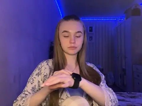 melissashineeee online show from April 14, 2026, 2:12 pm