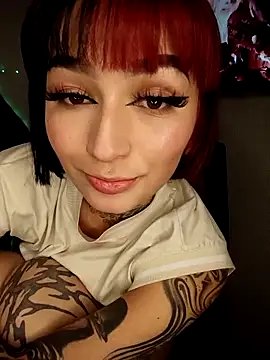 AmaraRossi online show from April 21, 2026, 2:15 am