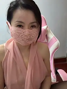 xiaxia-2026 online show from April 15, 2026, 10:44 am