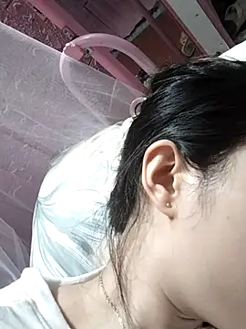 Saryloveparadise online show from May 13, 2026, 2:36 pm