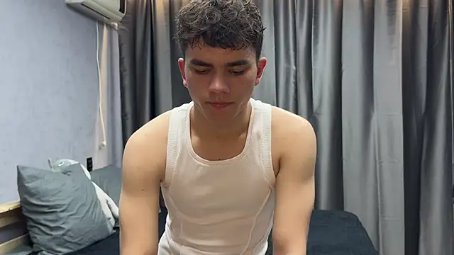 MaxWoolf online show from May 19, 2026, 12:00 pm