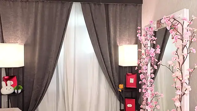 SugarNyaa online show from May 7, 2026, 4:40 am