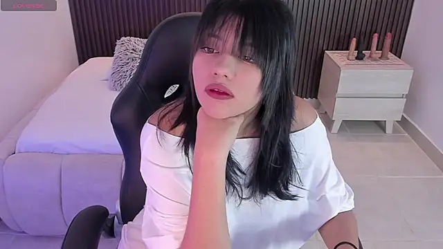 Snapshot of MILLYEVANS1 chatting on April 13, 2026, 2:39 am MILLYEVANS1 online show from April 13, 2026, 2:39 am