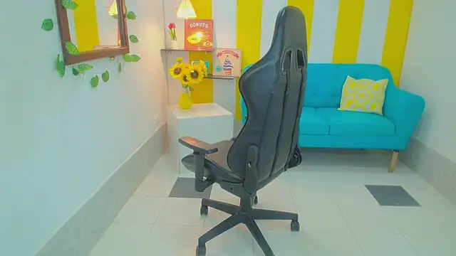 ValeryBliss  online show from April 6, 2026, 11:38 pm