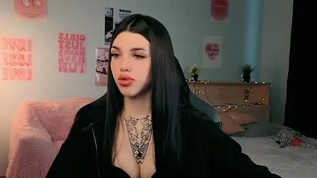 molly rettyy online show from May 11, 2026, 3:45 am