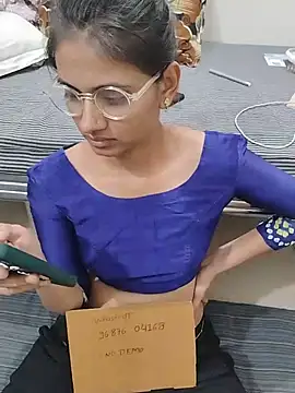 sexy couple liv online show from April 10, 2026, 5:50 pm