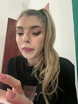 Snapshot of AishaDiamond chatting on March 30, 2026, 6:31 pm AishaDiamond online show from March 30, 2026, 6:31 pm