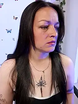 Snapshot of Isa_bluee chatting on April 8, 2026, 2:11 am Isa bluee online show from April 8, 2026, 2:11 am