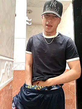 nico herrera   online show from April 4, 2026, 9:34 pm