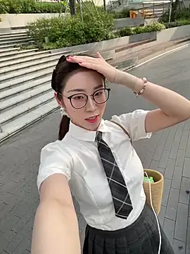 meimeibuguai online show from May 11, 2026, 9:04 am