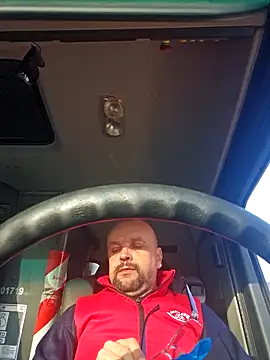 Cristo1982 online show from April 15, 2026, 4:52 am