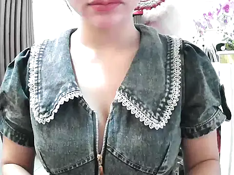 Lyna 2k online show from June 11, 2026, 8:23 am