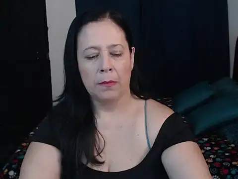 carlareyesk977 online show from June 8, 2026, 5:46 pm
