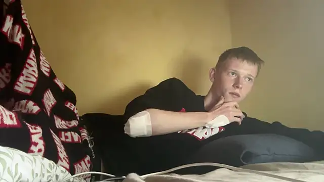 Snapshot of dreamy_devi1 chatting on April 9, 2026, 5:18 pm dreamy devi1 online show from April 9, 2026, 5:18 pm