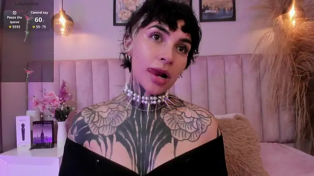 Luana fiore online show from April 5, 2026, 12:24 pm