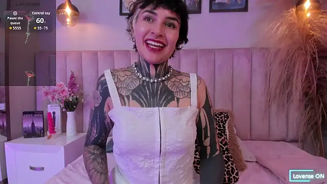 Luana fiore online show from April 7, 2026, 12:38 pm
