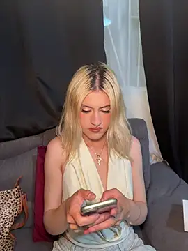 Lia fire online show from May 17, 2026, 5:05 am