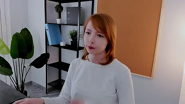 CherryCrushLove online show from April 10, 2026, 5:56 am