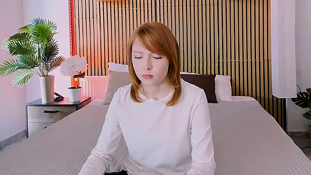 CherryCrushLove online show from April 11, 2026, 7:45 am