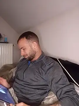 Snapshot of Fabika15 chatting on April 7, 2026, 7:53 am Fabika15 online show from April 7, 2026, 7:53 am