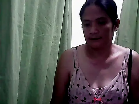 PinayZaira online show from April 1, 2026, 11:33 am