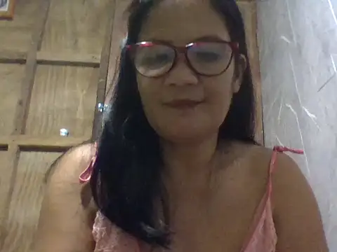PinayZaira online show from May 12, 2026, 8:28 pm