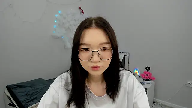 Snapshot of syuri_sun chatting on June 8, 2026, 2:28 pm syuri sun online show from June 8, 2026, 2:28 pm