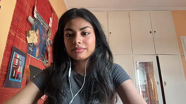 JenniRoutt online show from April 4, 2026, 2:14 pm