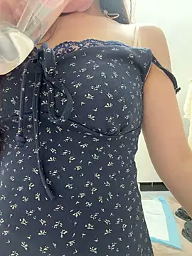 Xiaoyunduo1 online show from April 10, 2026, 4:23 pm