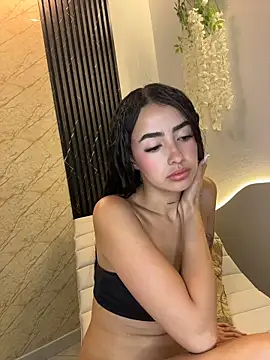 alannajade online show from April 1, 2026, 2:01 am