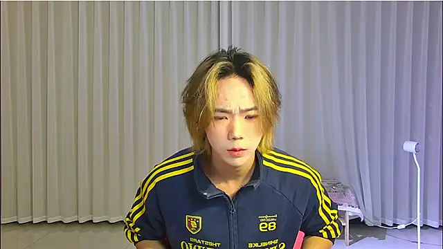 Snapshot of wumei-001 chatting on April 3, 2026, 11:19 am wumei-001 online show from April 3, 2026, 11:19 am