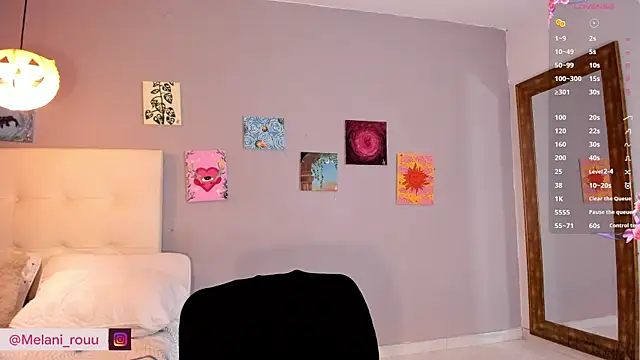 Melaniaa Roussee online show from June 6, 2026, 2:27 am