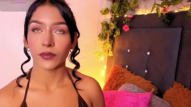 Snapshot of Alisse_Storm chatting on April 9, 2026, 12:32 pm Alisse Storm online show from April 9, 2026, 12:32 pm