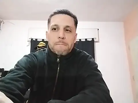 elcapitanromeo online show from May 10, 2026, 3:33 am